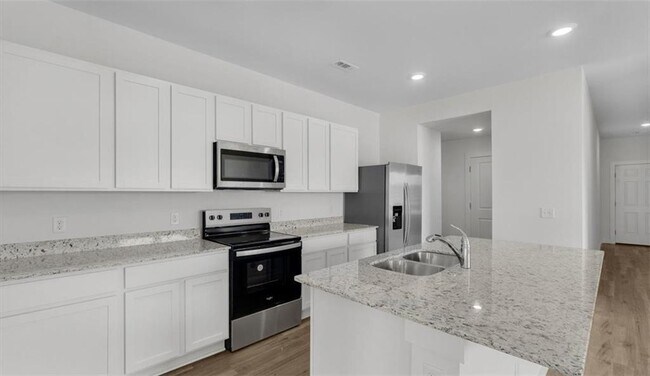 Photo - 206 NW Pinwheel St