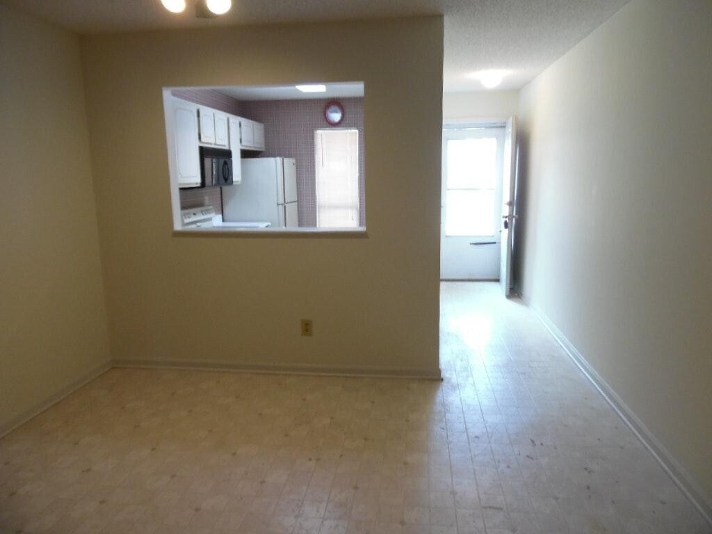 Photo - 910 Brett Dr