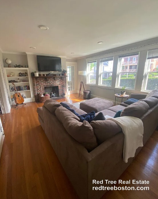 Building Photo - 651 Washington St Unit 1