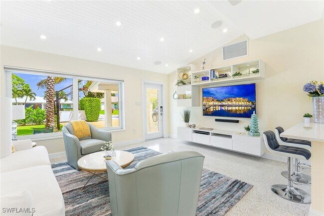 Photo - 1088 Wisconsin Dr