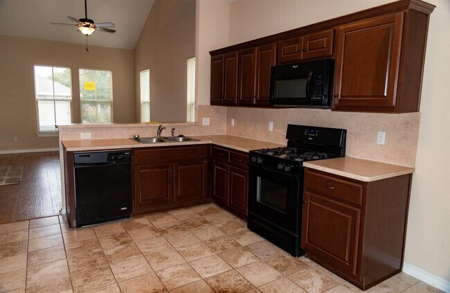 Photo - 15918 Windermere Dr