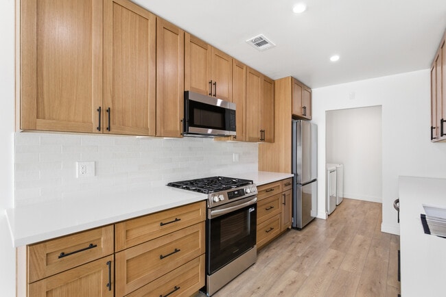 Photo - 16257 Los Alimos St