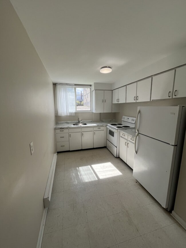 Building Photo - 21 Verdun St Unit 1