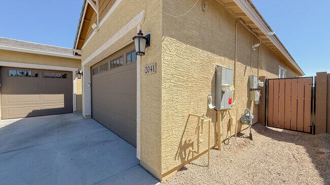 2041 W Sierra Sunset Trail