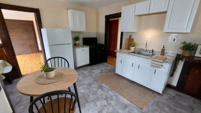 Photo - 52 Nixon St Unit #2