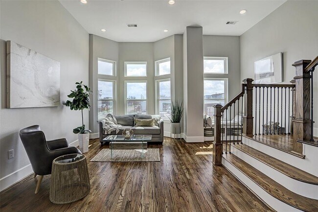 Photo - 2020 McGowen St Condo