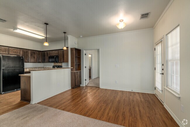 3BR, 2BA - 1067SF - Dining Room