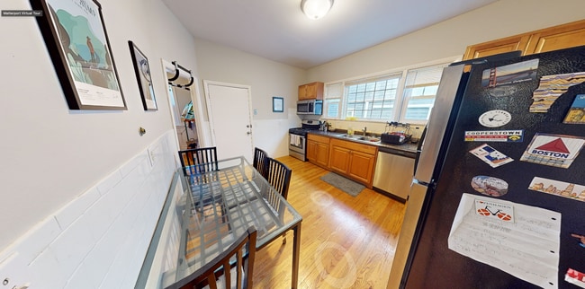 Building Photo - 23 Tufts St Unit #2 Rental