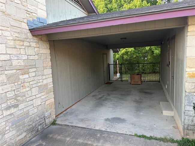 Photo - 704 Greenmeadow Dr