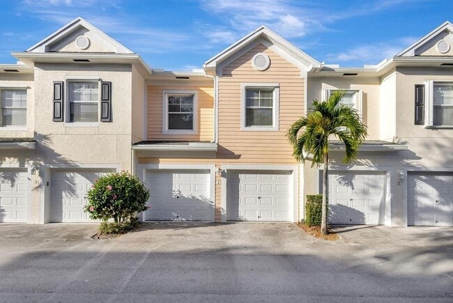 826 Dakota Dr