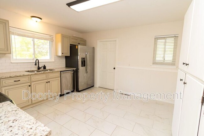 Photo - 833 Ashland Terrace Unit B