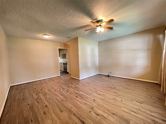 Photo - 317 Evans St