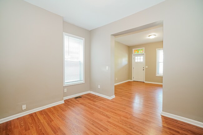 Photo - 392-394 N Garfield Ave Unit 392 N Garfield Ave