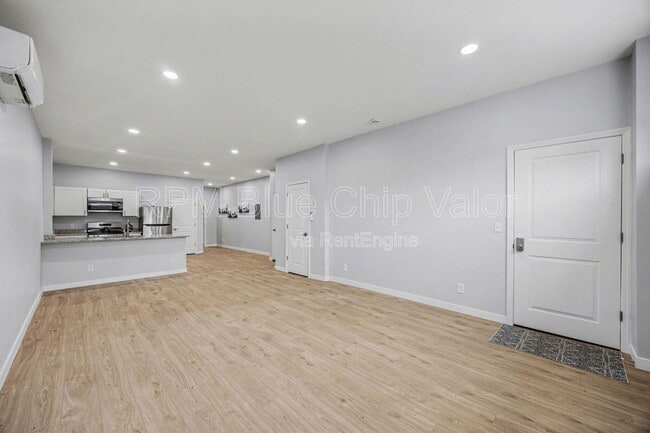 Photo - 3982 Superior Ave Unit 1w
