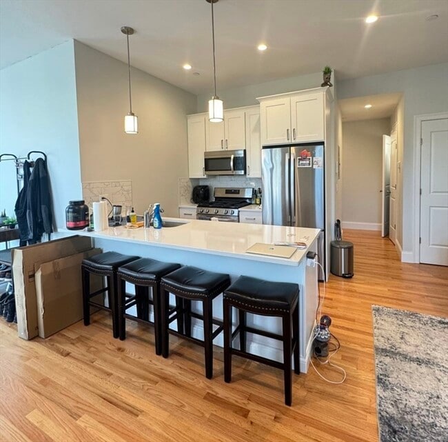 Building Photo - 353 Dorchester St Unit 3