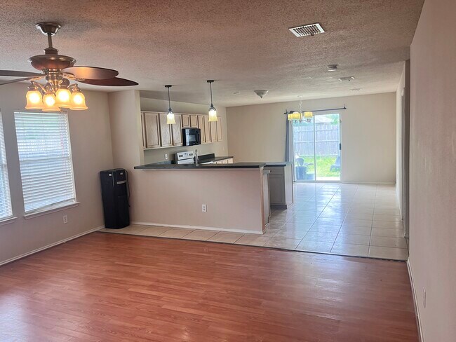 Photo - 2405 Eastborne Dr