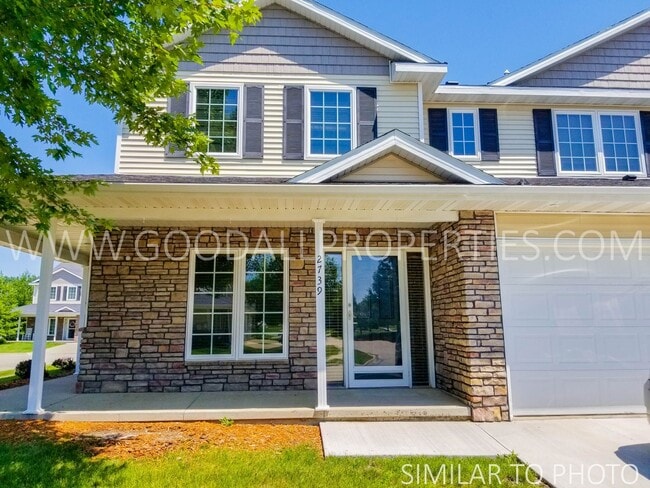 Building Photo - 2 Bedroom, 2.5 Bath Townhouse in Ankeny