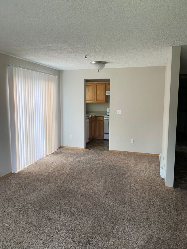 Downtown Puyallup Duplex Rental House Rental in Puyallup, WA