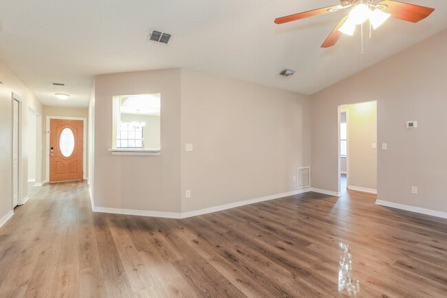 Photo - 3667 Lumberjack Cir N