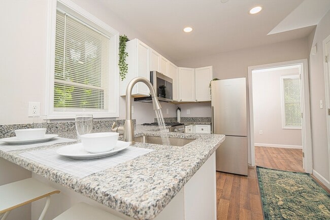 Photo - 23 Warwick St Unit 3