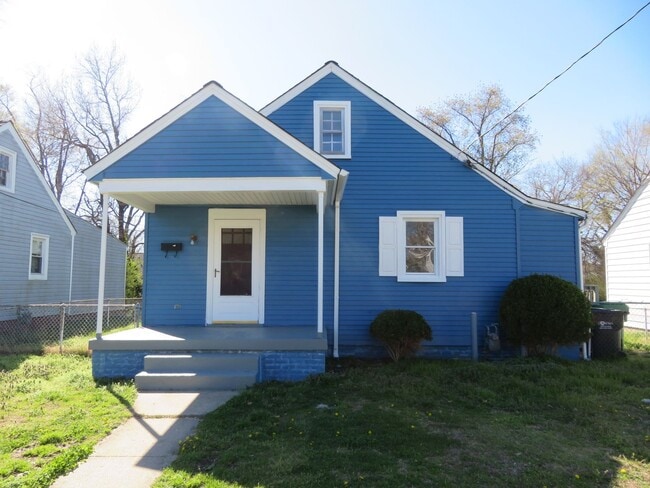 Building Photo - Colonial Heights