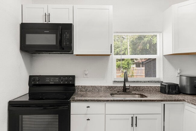 Photo - 2213 E 18th Ave Unit ID1244316P