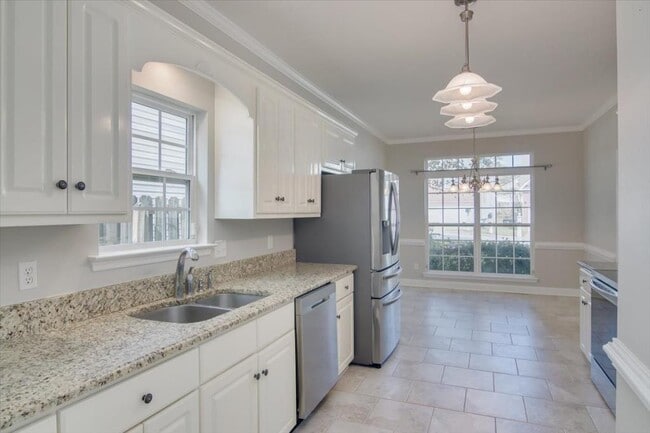 Photo - 702 Lakeside Landing Ct