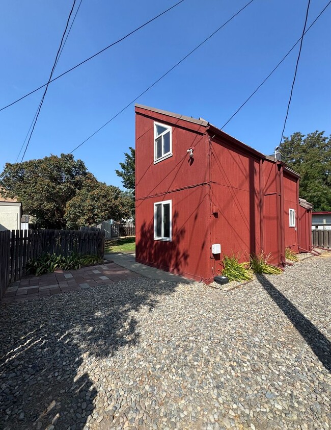 Photo - 302 S Walnut St Unit 302 1/2 S Walnut St