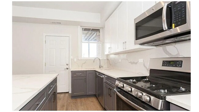 Photo - 2537 N California Ave Unit 2