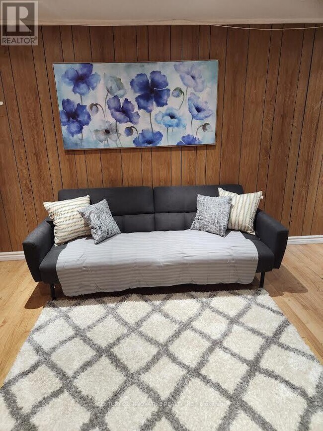 Photo - 30 Goodless Ct