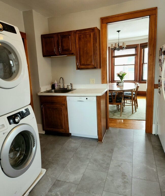 Photo - 482 Michigan St Unidad 2