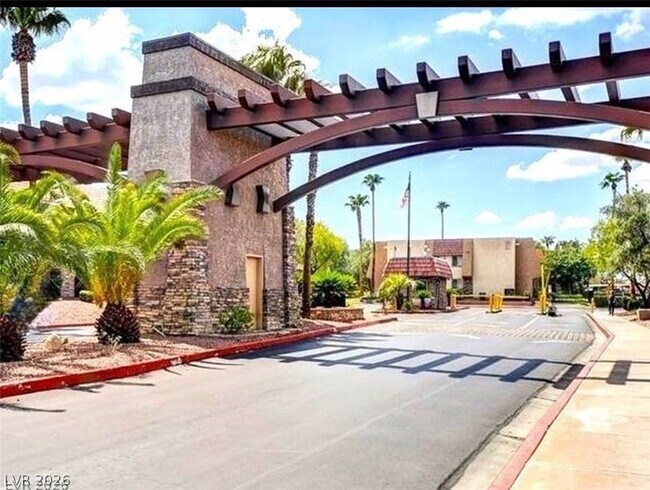 Photo - 5044 River Glen Dr Unidad 148