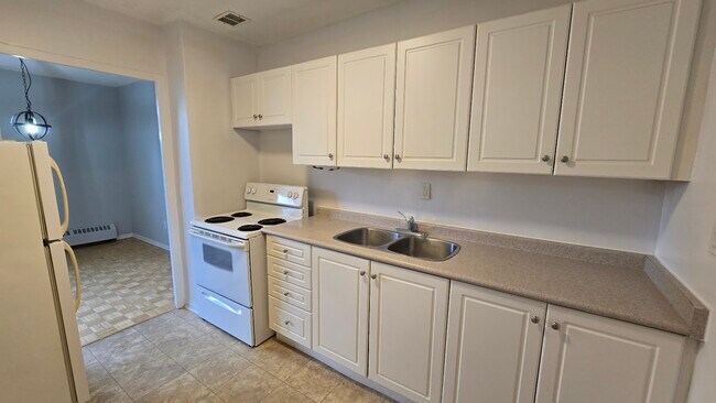 Photo - Parklane Towers