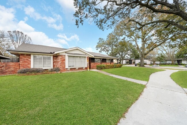Photo - 4002 Martinshire Dr