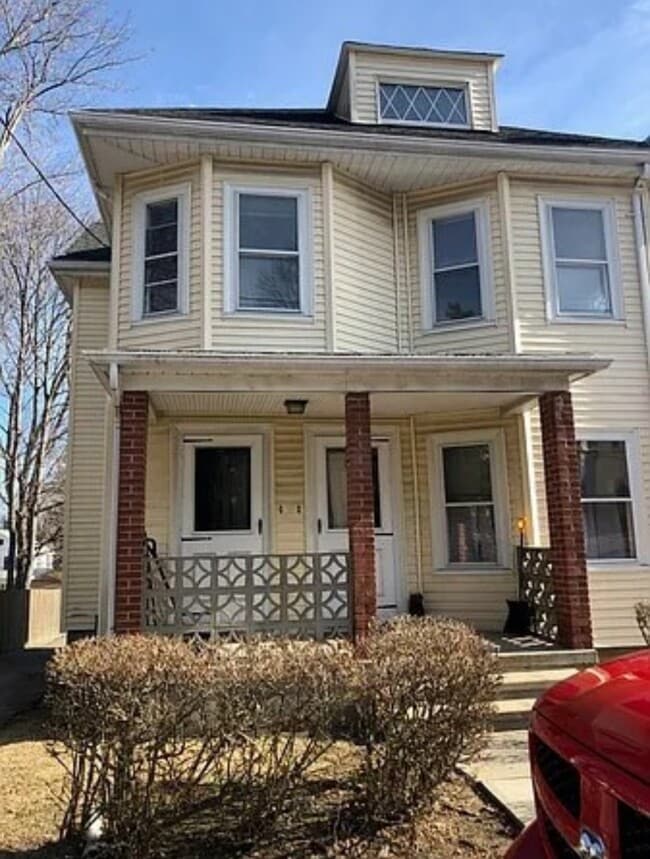 Building Photo - 39 Olcott St Unit 39