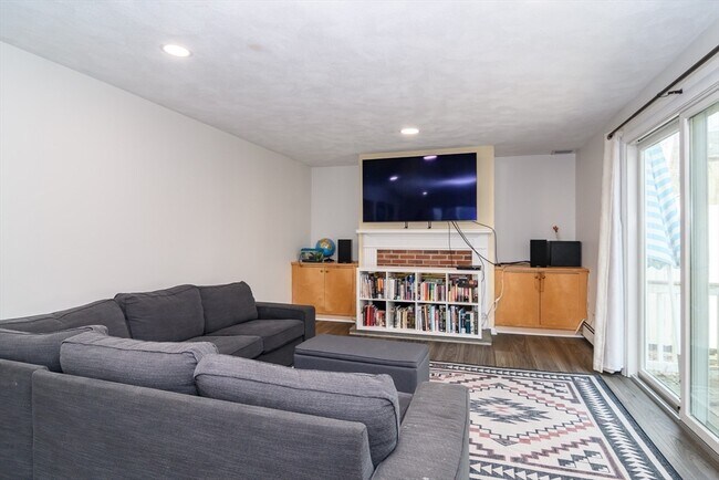 Photo - 24 Homeward Ln