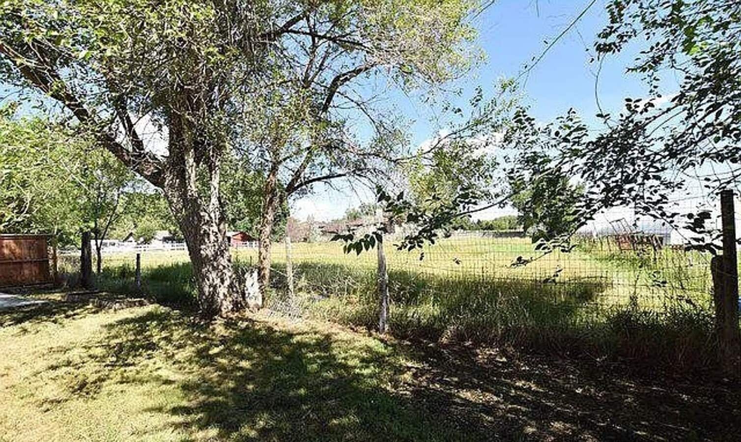 Photo - 2 Bedroom 1 Bath Duplex In Laporte!