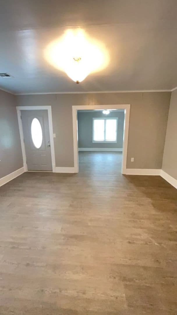 Photo - 512 W Oak Ave