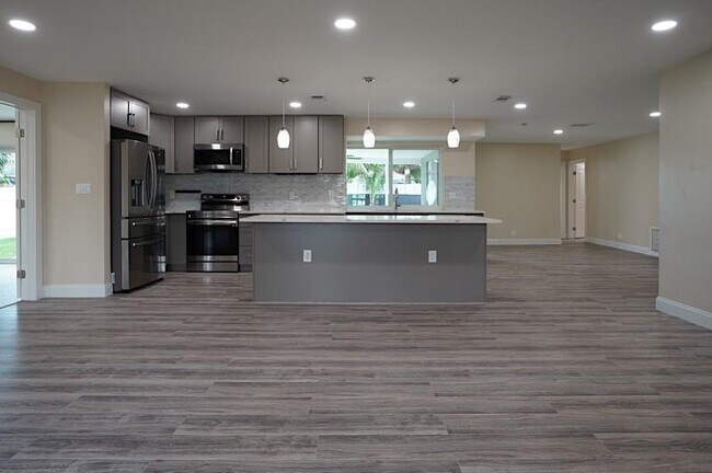 Photo - 1198 W Camino Real