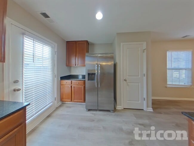 Photo - 377 Longfellows Ln