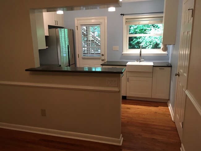 Kitchen - 1010 Scott Blvd Condo Unit E4