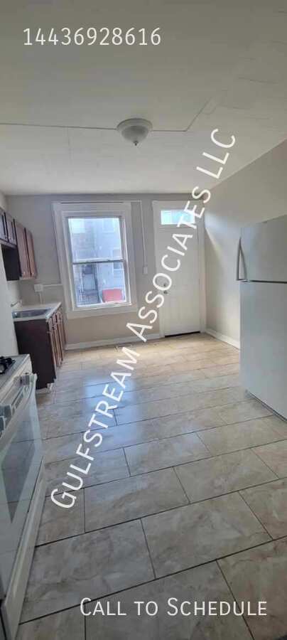 Photo - 444 N Robinson St