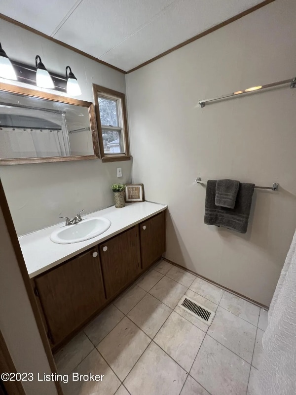 Photo - 740 Chandler Ave