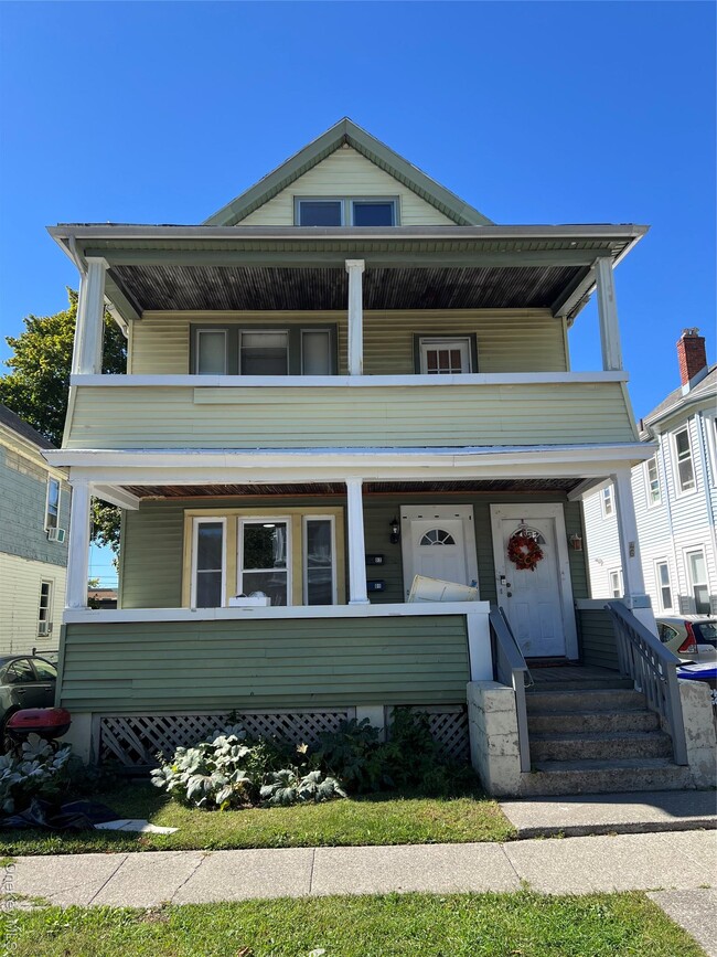 Building Photo - 46 Manitou Ave