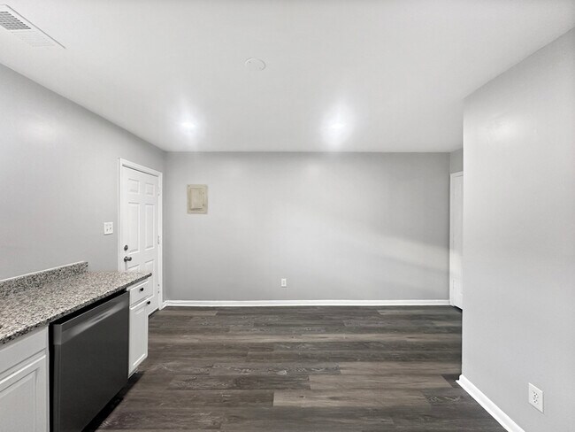 Photo - 4344 Roberton Ave Townhome