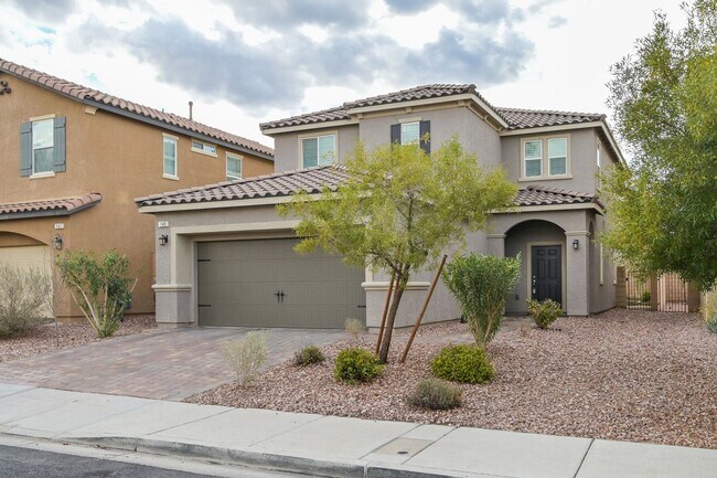 Photo - Green Valley!! Gated!! 4 Bedrooms!! Bed & Bath Downstairs!!  TANKLESS WATER HEATER!!! Covered pat...