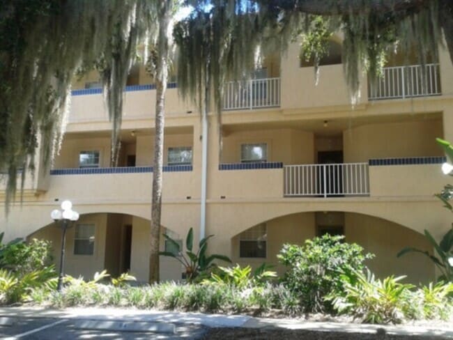 Building Photo - Renovated Intracoastal Front Condo Availab...