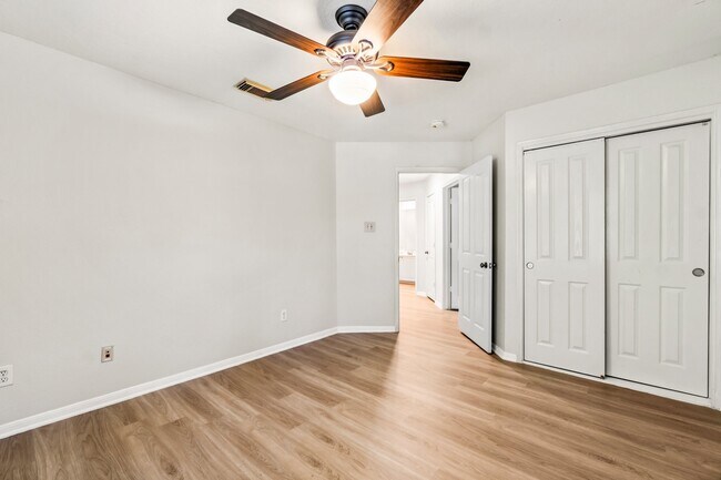 Photo - 75 Scarlet Woods Ct