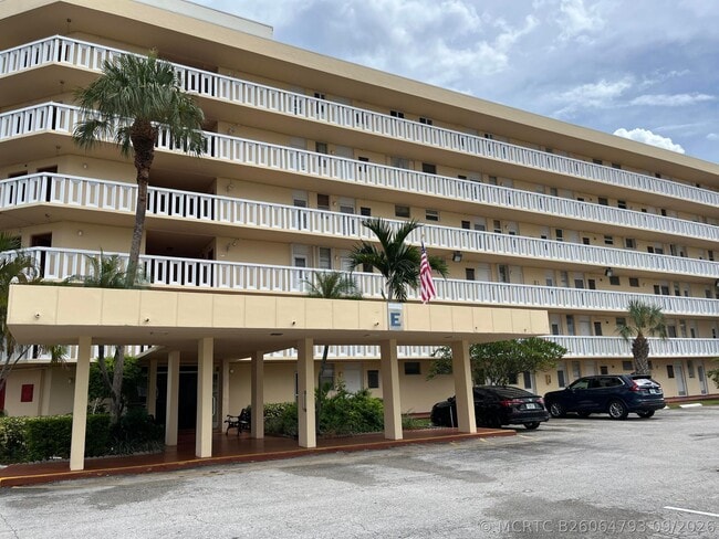Photo - 2930 Point E Dr Unit E203