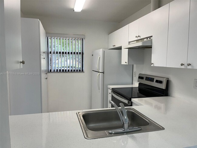 Photo - 14921 SW 104th St Condominio Unidad 1-202